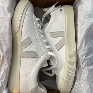 Veja Campo size 40 (US 9)